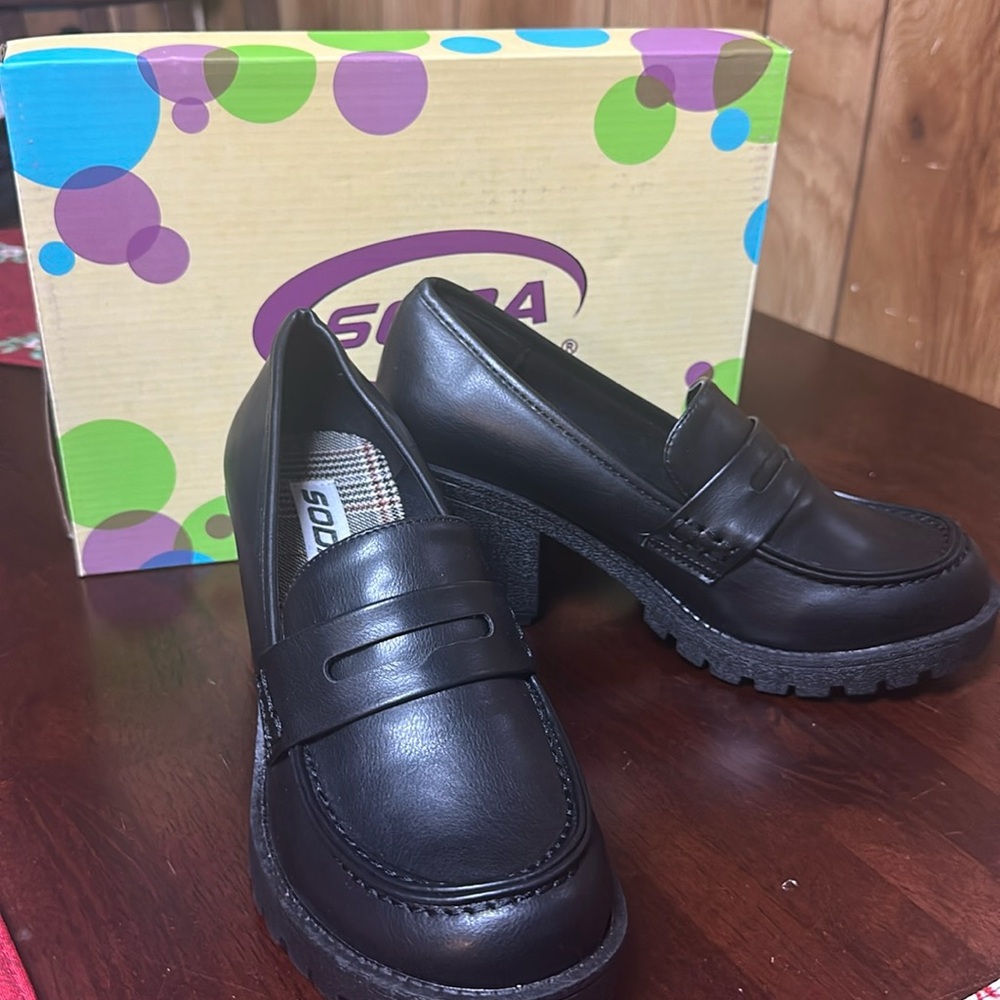 SODA Loafers 8.5 New